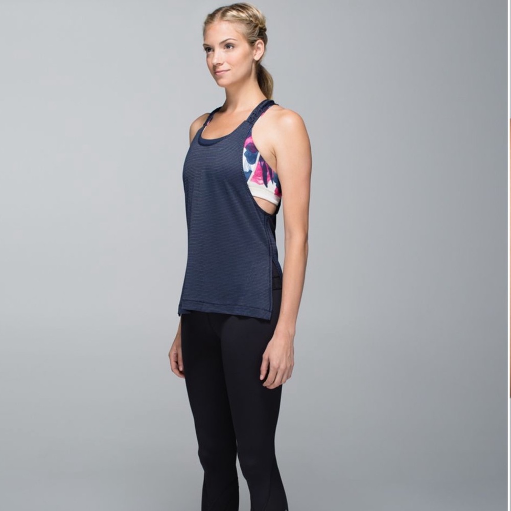 ๐ Lululemon Stash It Tank! - Picture 3 of 16